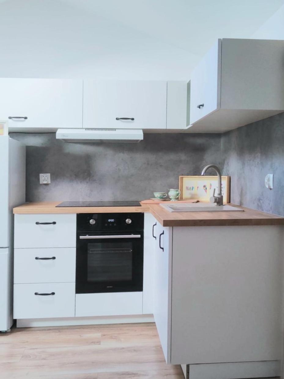 Osiedlove Poddasze Jędrzejów Exterior foto
